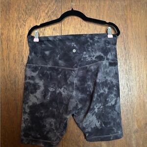 lululemon Align High Rise 10” short. Size 14, never worn. Grey Diamond Die.